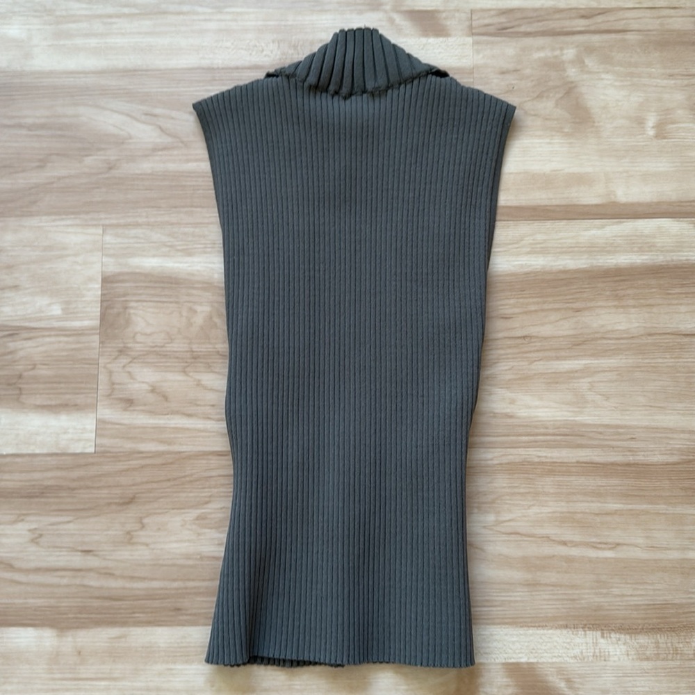 Express Body Contour Top - Picture 3 of 3